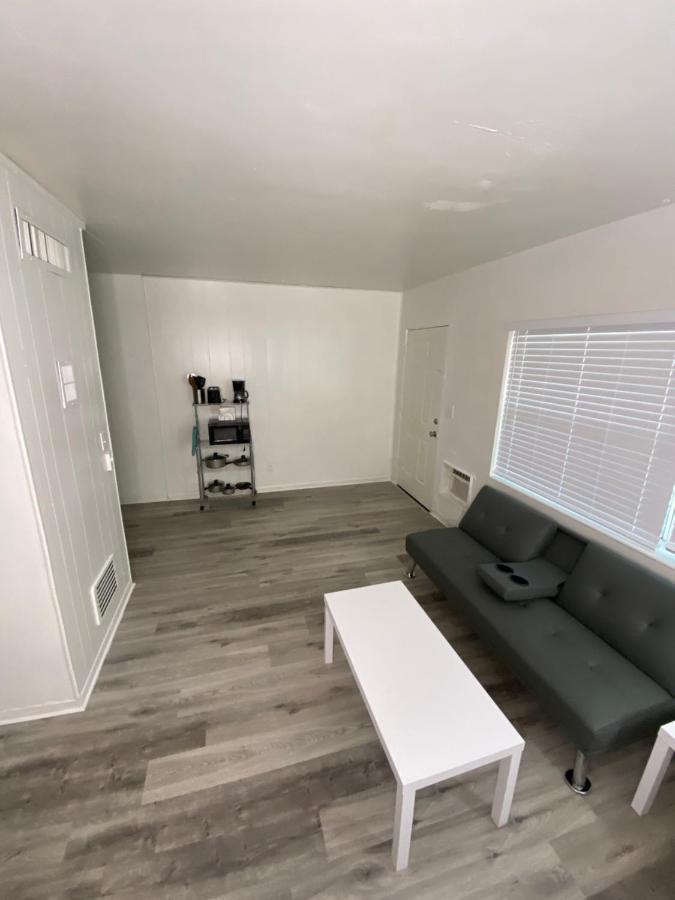 Uptown Inn & Suites Sankt Petersburg Zewnętrze zdjęcie
