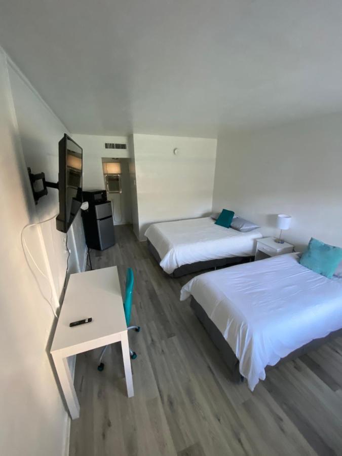 Uptown Inn & Suites Sankt Petersburg Zewnętrze zdjęcie