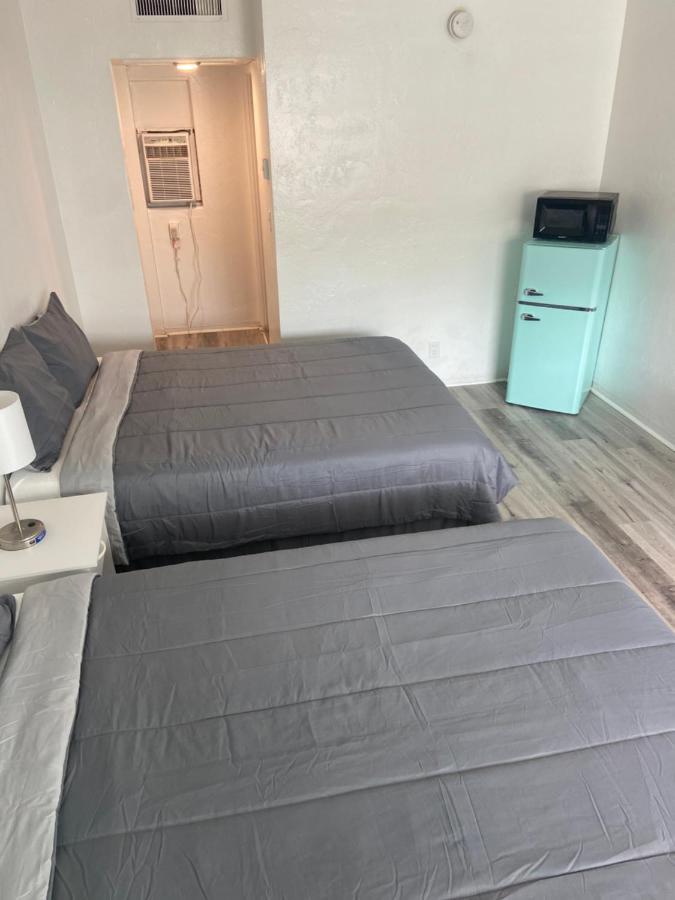 Uptown Inn & Suites Sankt Petersburg Zewnętrze zdjęcie