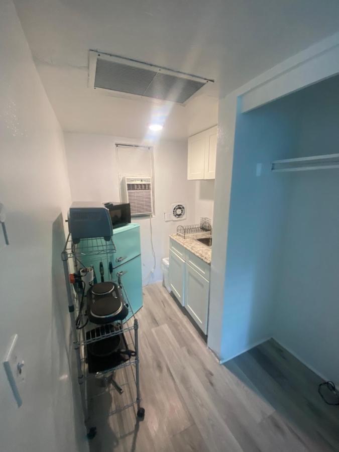 Uptown Inn & Suites Sankt Petersburg Zewnętrze zdjęcie