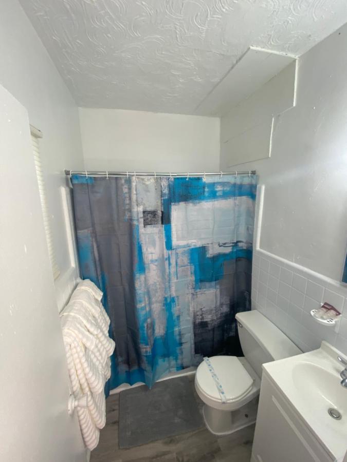 Uptown Inn & Suites Sankt Petersburg Zewnętrze zdjęcie