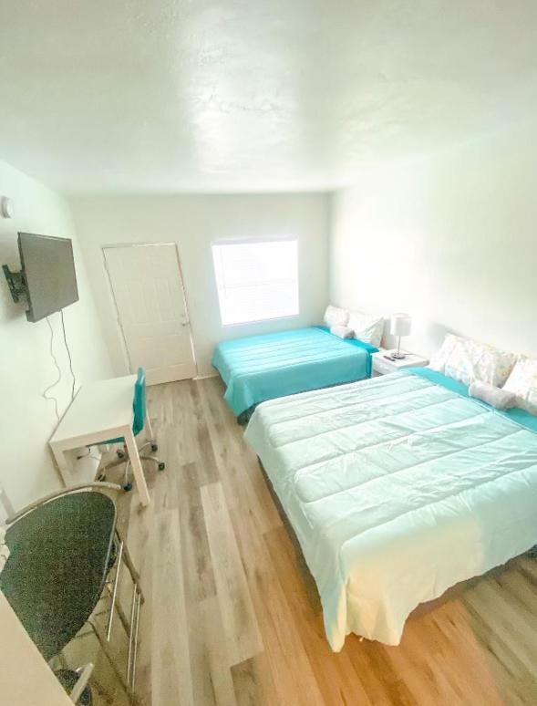 Uptown Inn & Suites Sankt Petersburg Zewnętrze zdjęcie